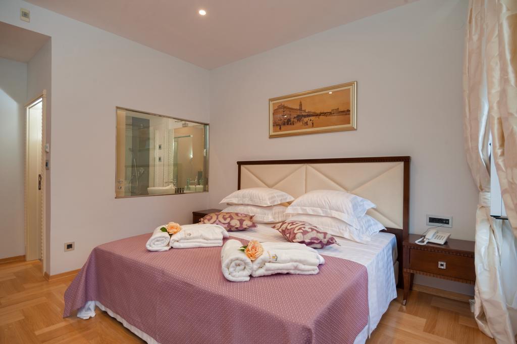 Deluxe Doppel- oder Zweibettzimmer mit Stadtblick – Erdgeschoss